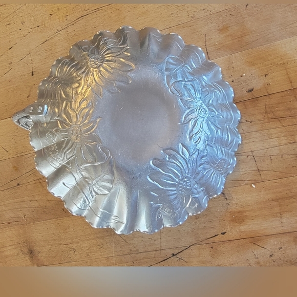 Farber and Shlevin Hand Wrought Aluminum Candy Dish - Picture 4 of 4